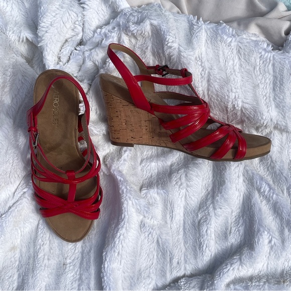 NWOT Red Aerosoles Sandals plush comfortable insoles; 4” wedge, never worn ❤️. - Picture 3 of 8